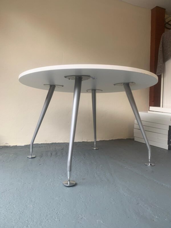 Round Meeting Table | Dining Table - Image 3