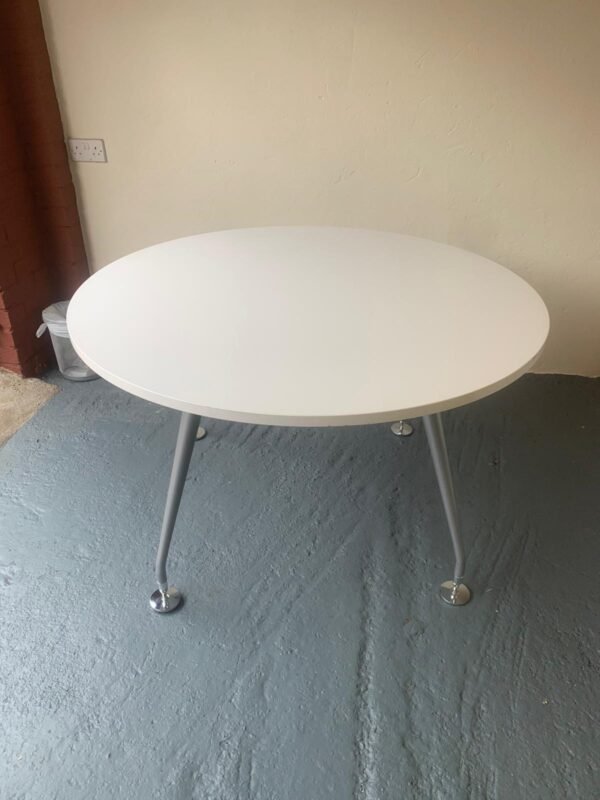 Round Meeting Table | Dining Table - Image 4