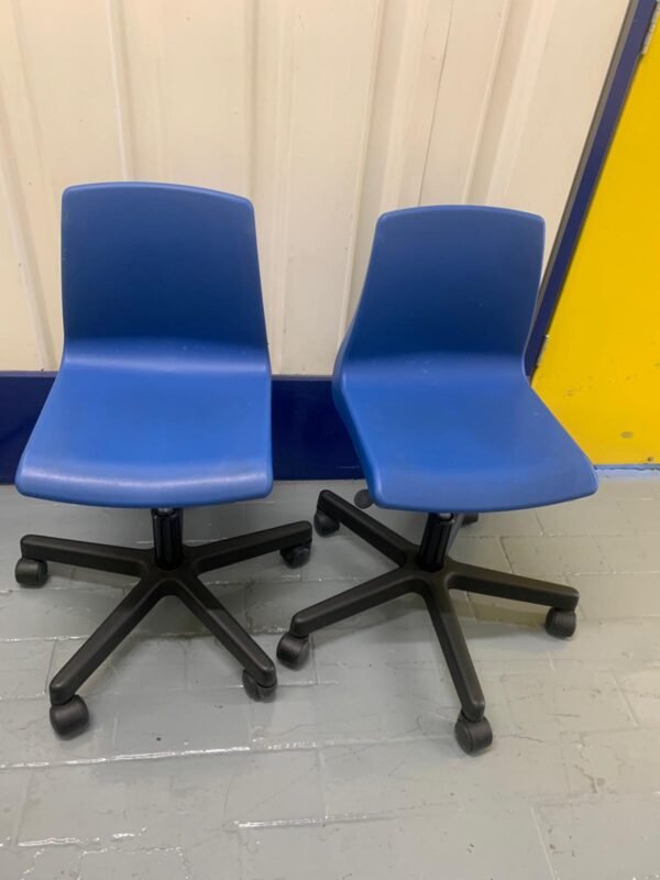 Student Chairs for Kids | On Wheels